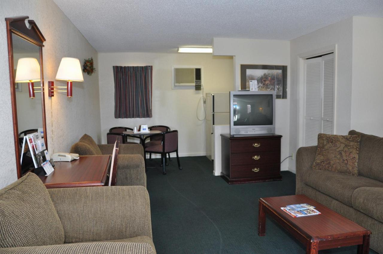 Merrimac Inn & Suites Williamsburg Ngoại thất bức ảnh