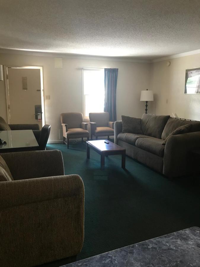 Merrimac Inn & Suites Williamsburg Ngoại thất bức ảnh